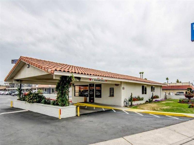 Motel 6 Manteca Eksteriør billede