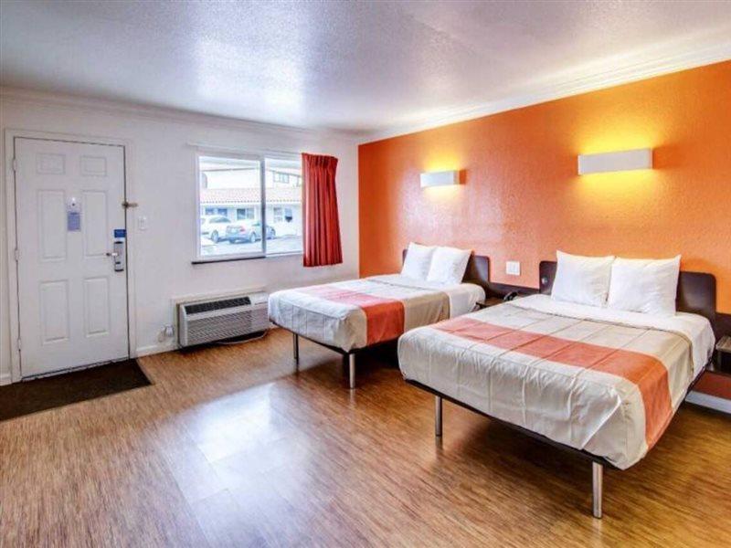 Motel 6 Manteca Eksteriør billede