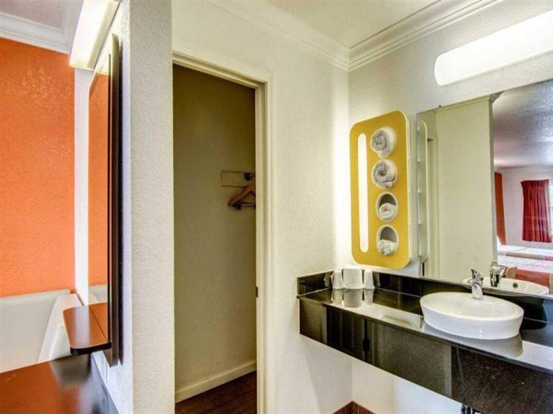 Motel 6 Manteca Eksteriør billede