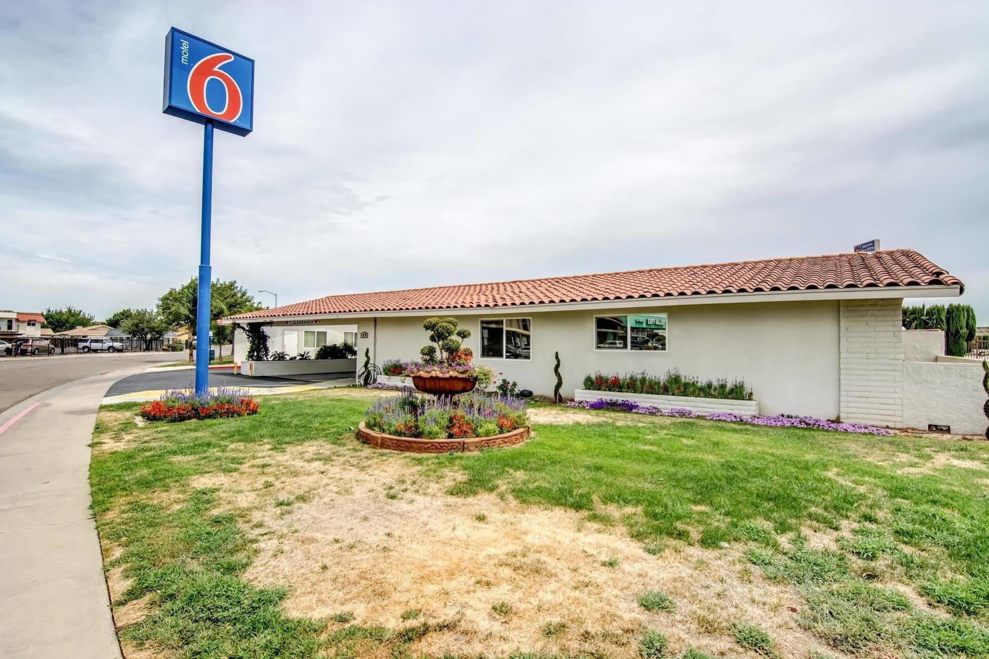 Motel 6 Manteca Eksteriør billede