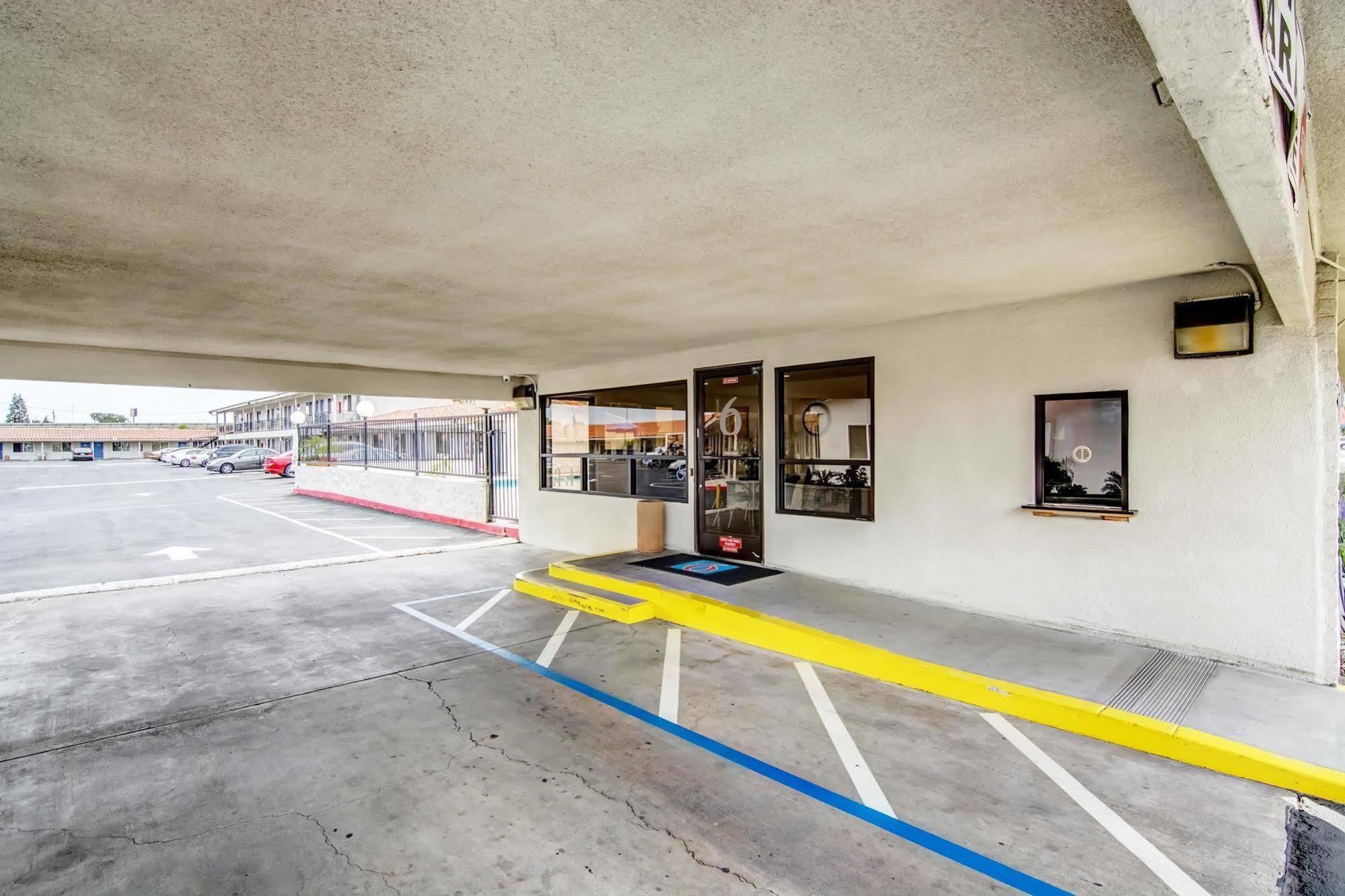Motel 6 Manteca Eksteriør billede