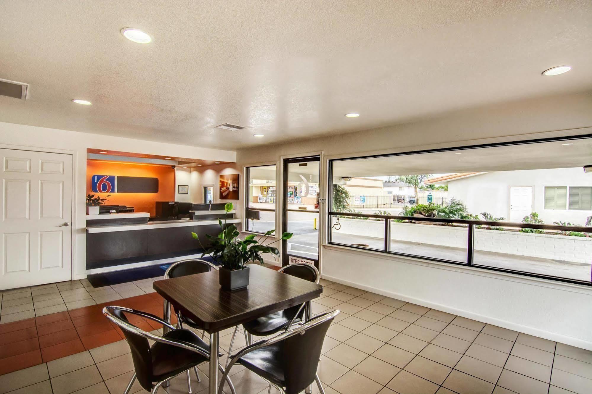 Motel 6 Manteca Eksteriør billede