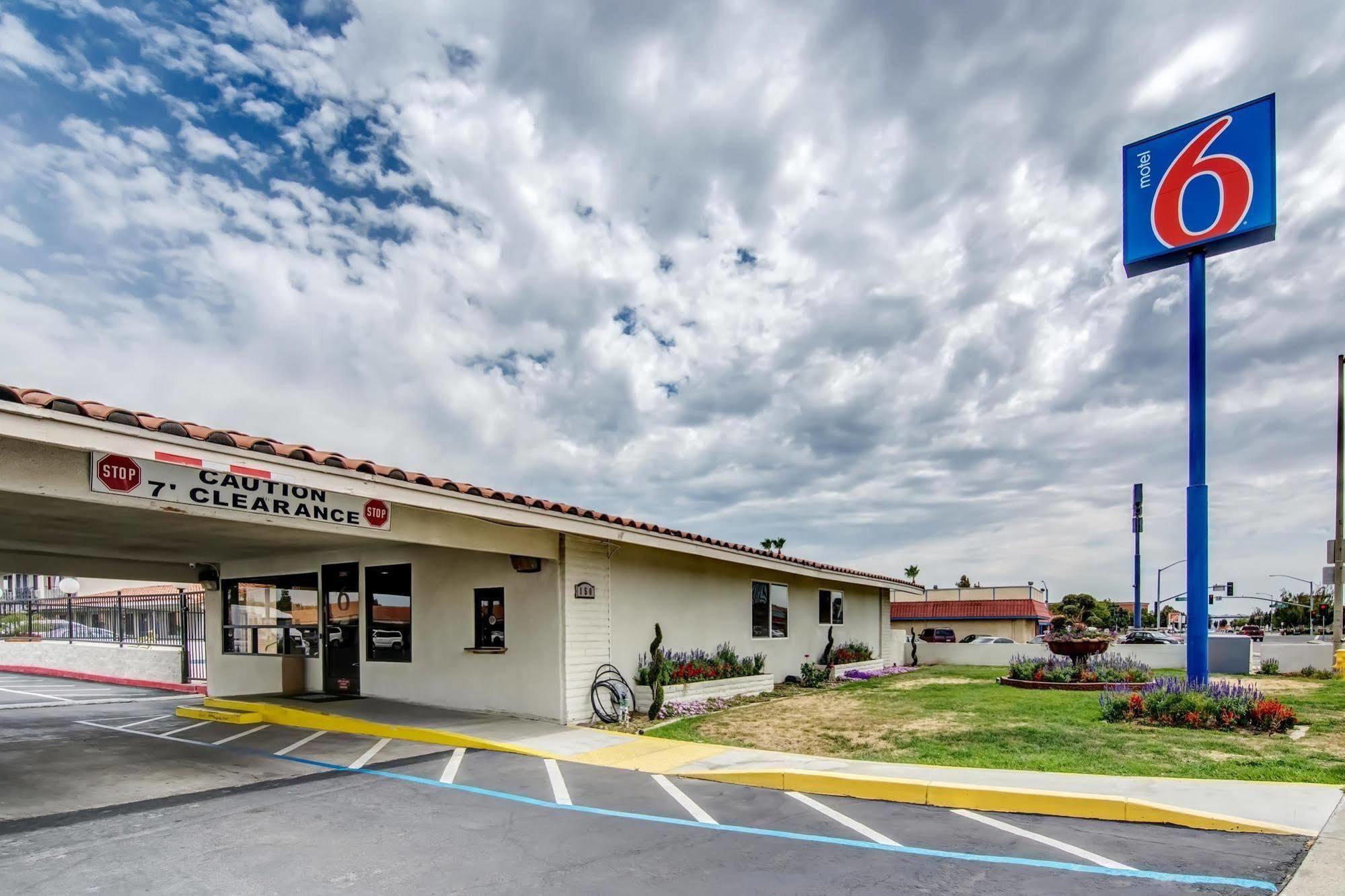 Motel 6 Manteca Eksteriør billede