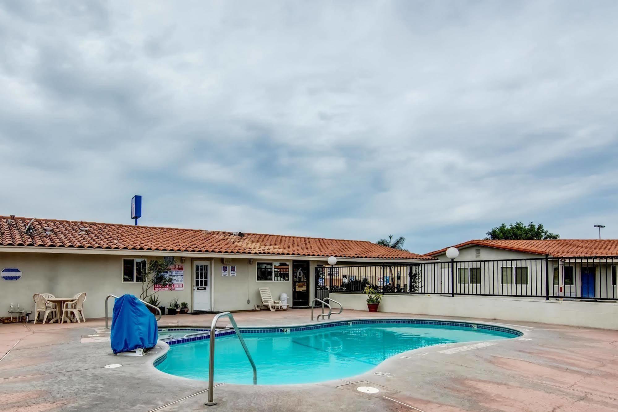 Motel 6 Manteca Eksteriør billede