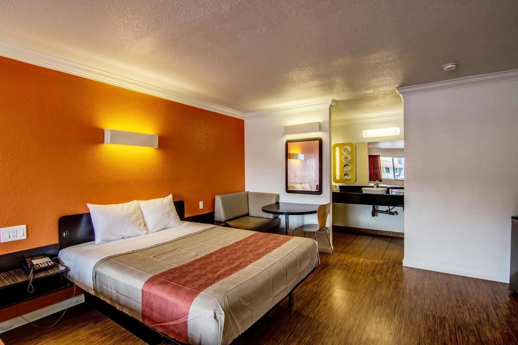 Motel 6 Manteca Eksteriør billede