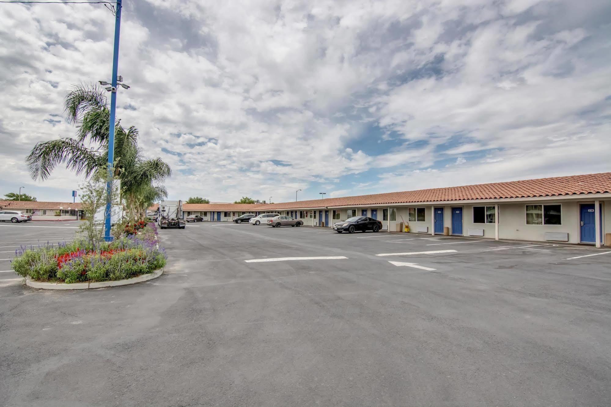 Motel 6 Manteca Eksteriør billede